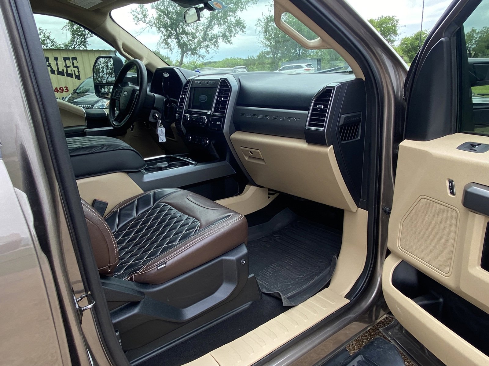 Used 2020 Ford F450 XLT w/ FX4 Off-Road Package AWD/4WD image 9