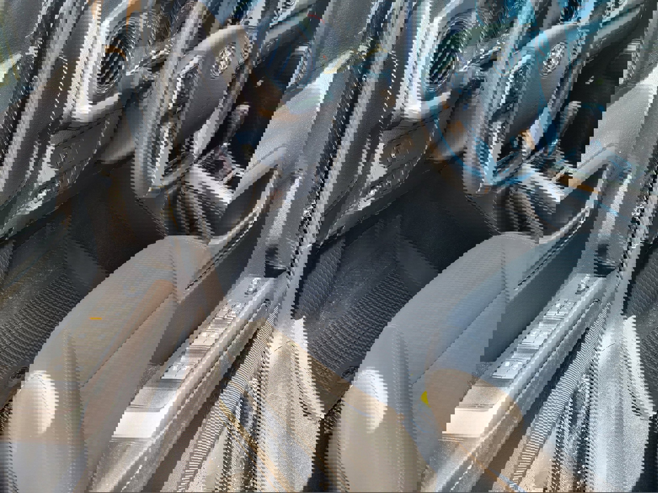 Used 2023 Toyota Tacoma SR5 w/ SR5 Appearance Package image 14