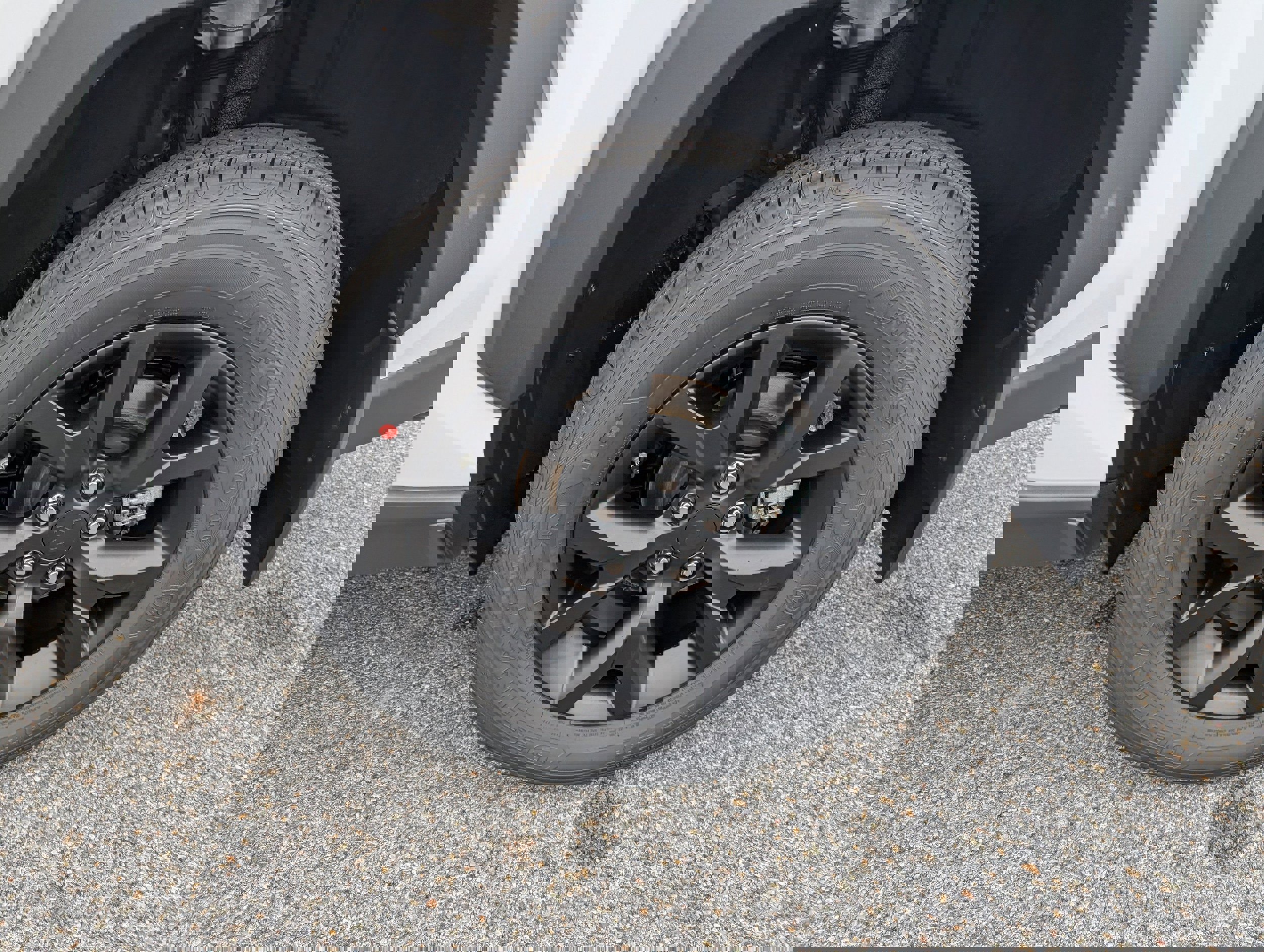 New 2025 Toyota RAV4 LE image 28