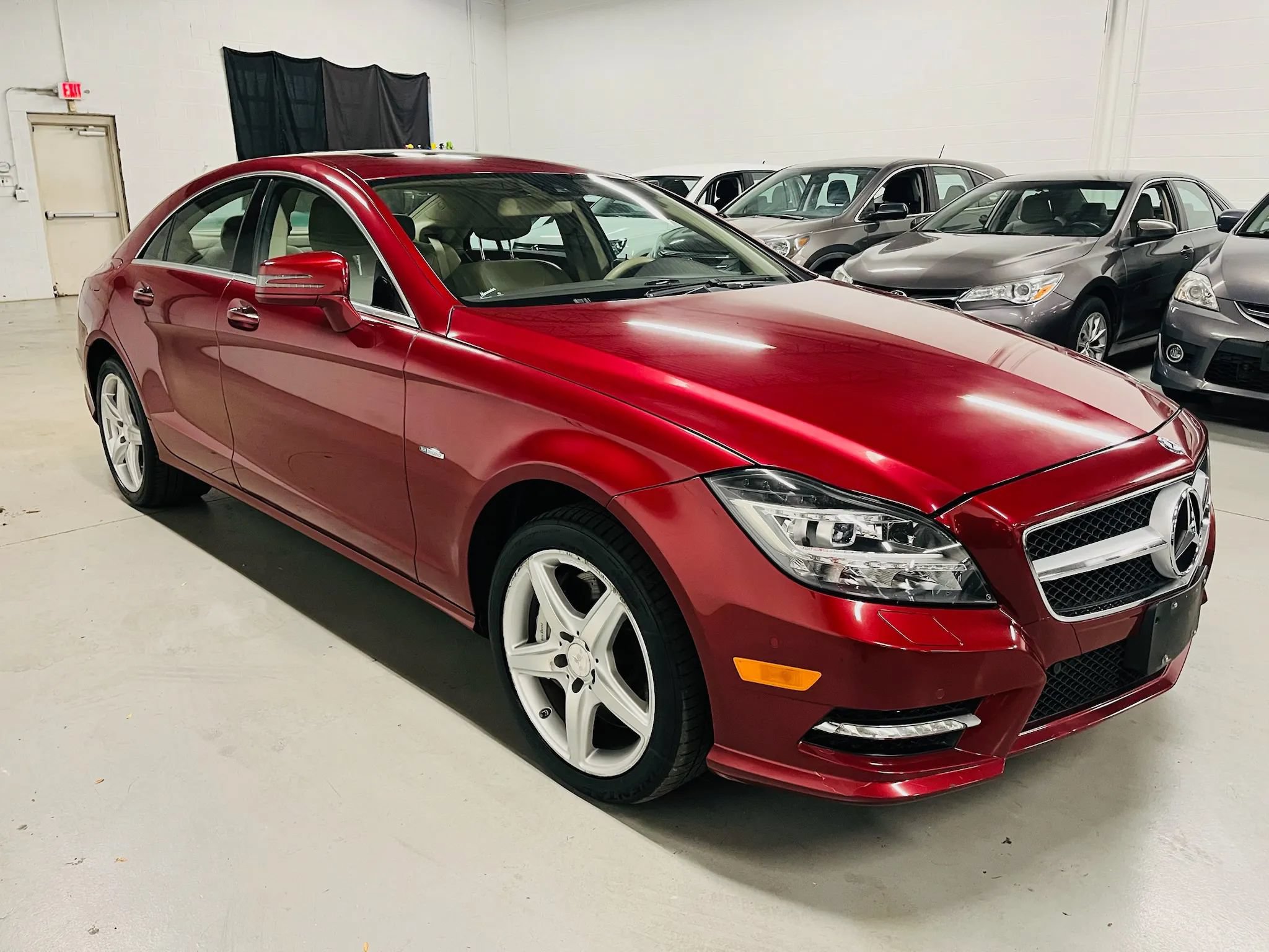 Used 2012 Mercedes-Benz CLS 550 4MATIC image 4