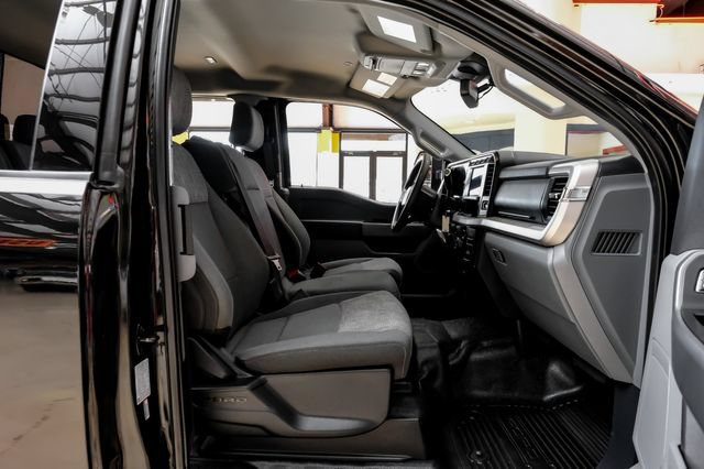 Used 2023 Ford F450 XLT w/ XLT Value Package AWD/4WD image 33