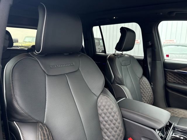 New 2025 Jeep Grand Cherokee Summit w/ Obsidian Package AWD/4WD image 38