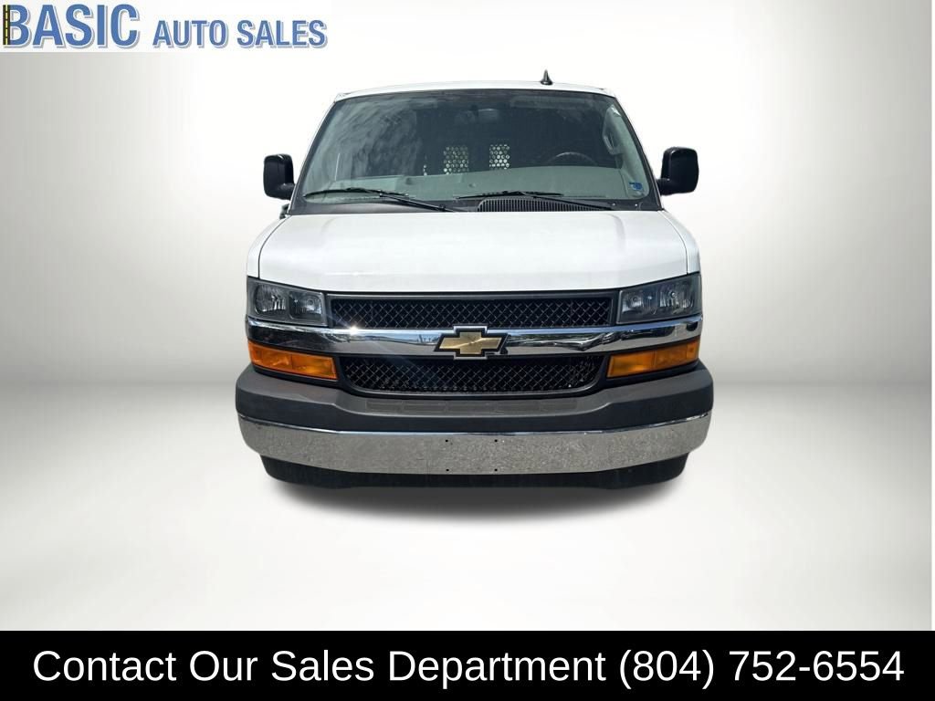 Used 2024 Chevrolet Express 2500 w/ Driver Convenience Package RWD image 3