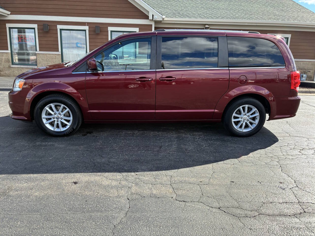 Used 2019 Dodge Grand Caravan SXT FWD image 6