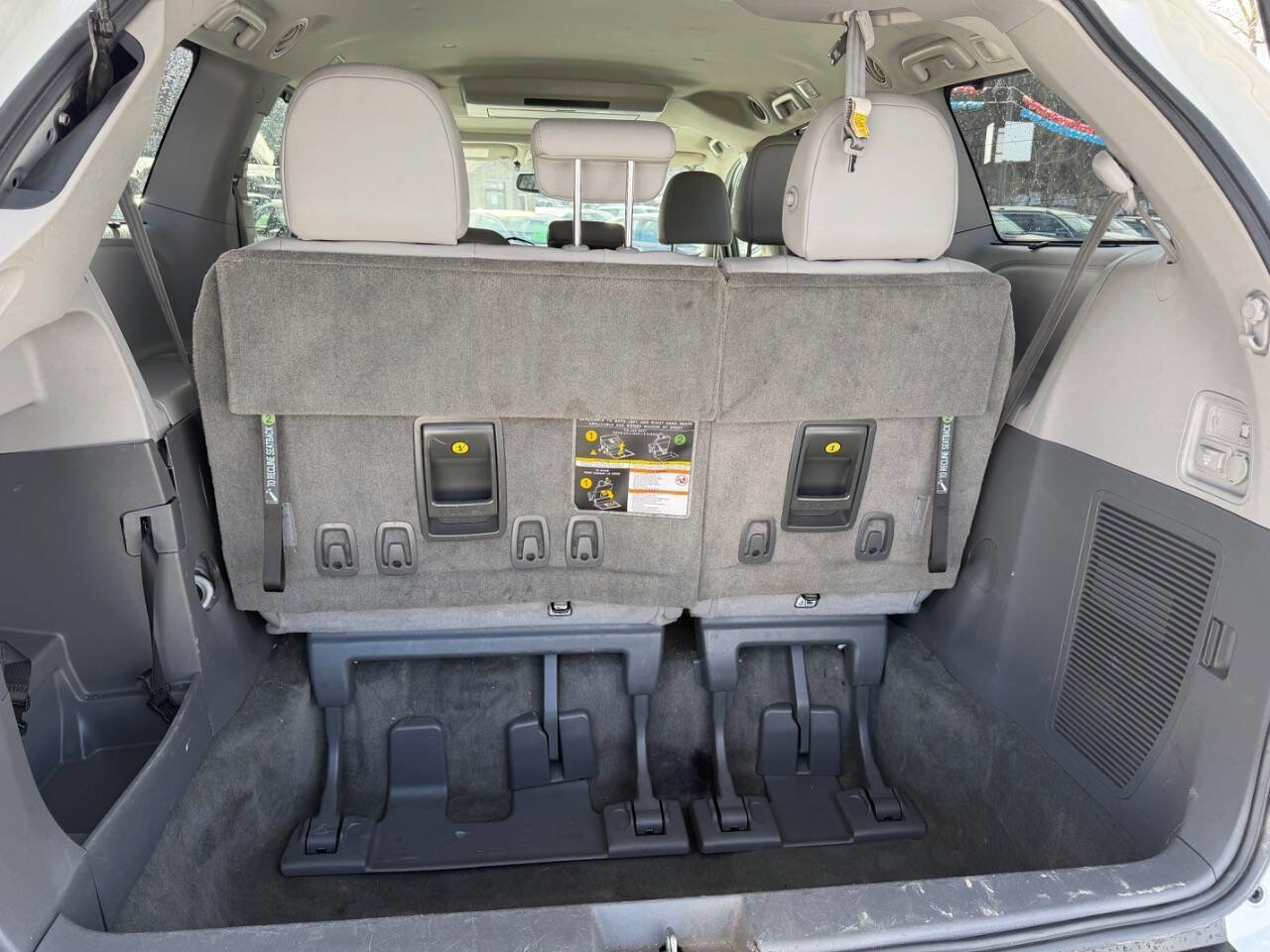 Used 2018 Toyota Sienna XLE Premium w/ Protection Package image 12