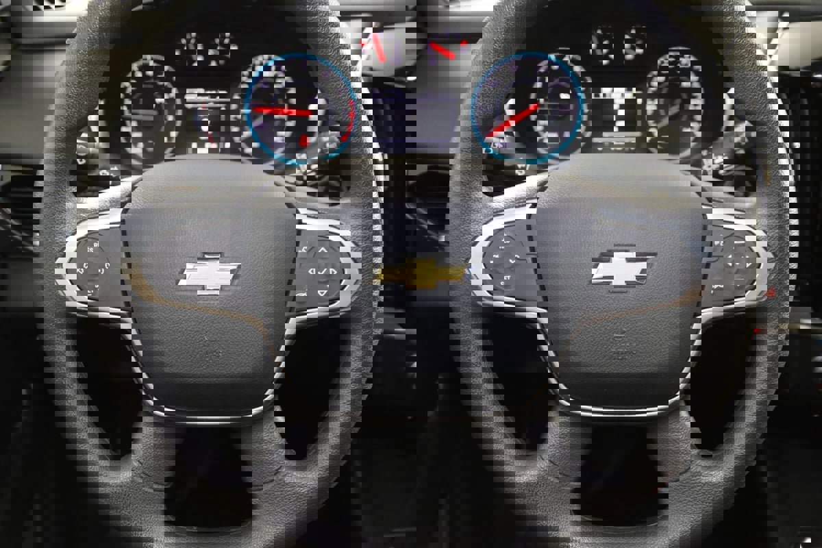 Used 2021 Chevrolet Traverse LS AWD/4WD image 32