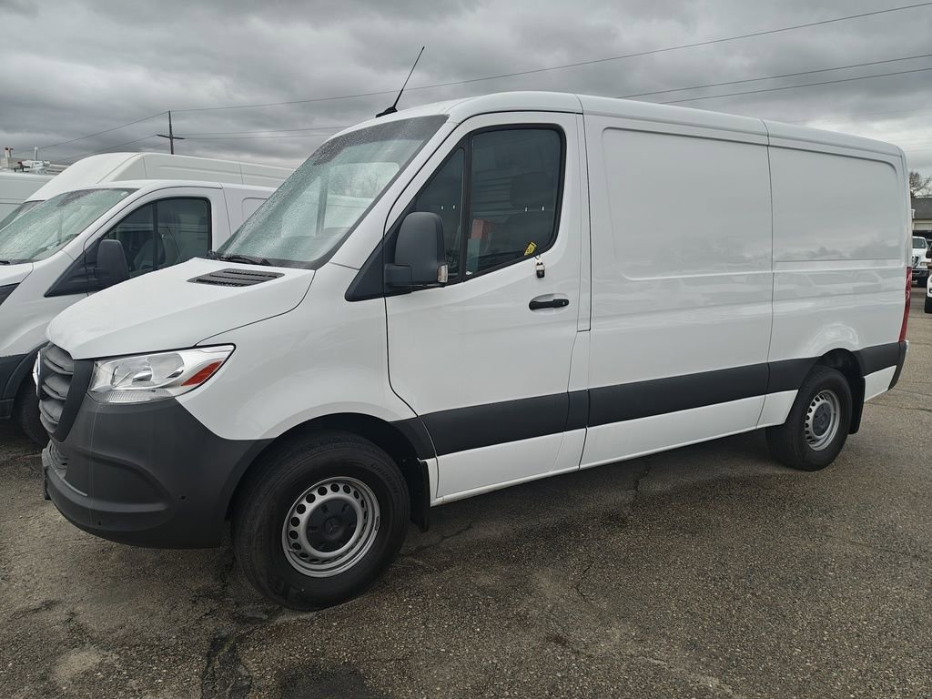 Used 2022 Mercedes-Benz Sprinter 1500 image 3