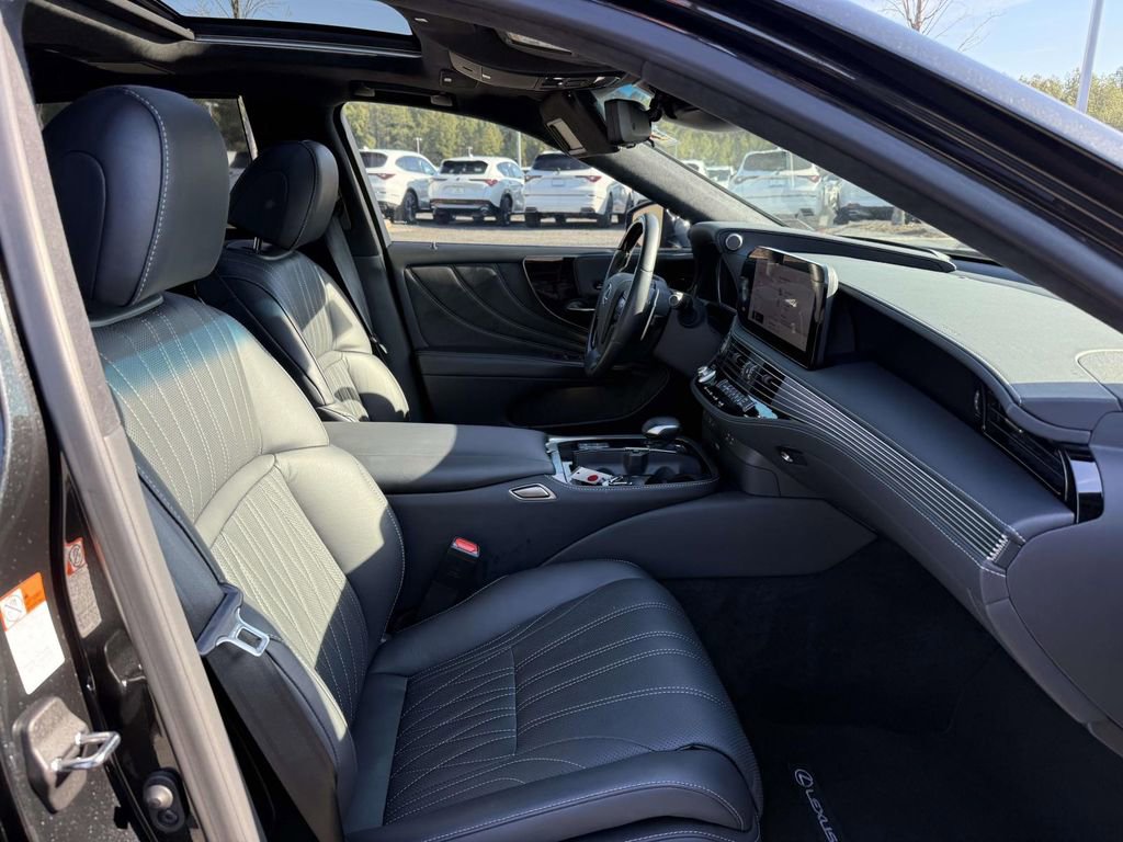 Used 2023 Lexus LS 500 Luxury w/ Luxury Package image 15