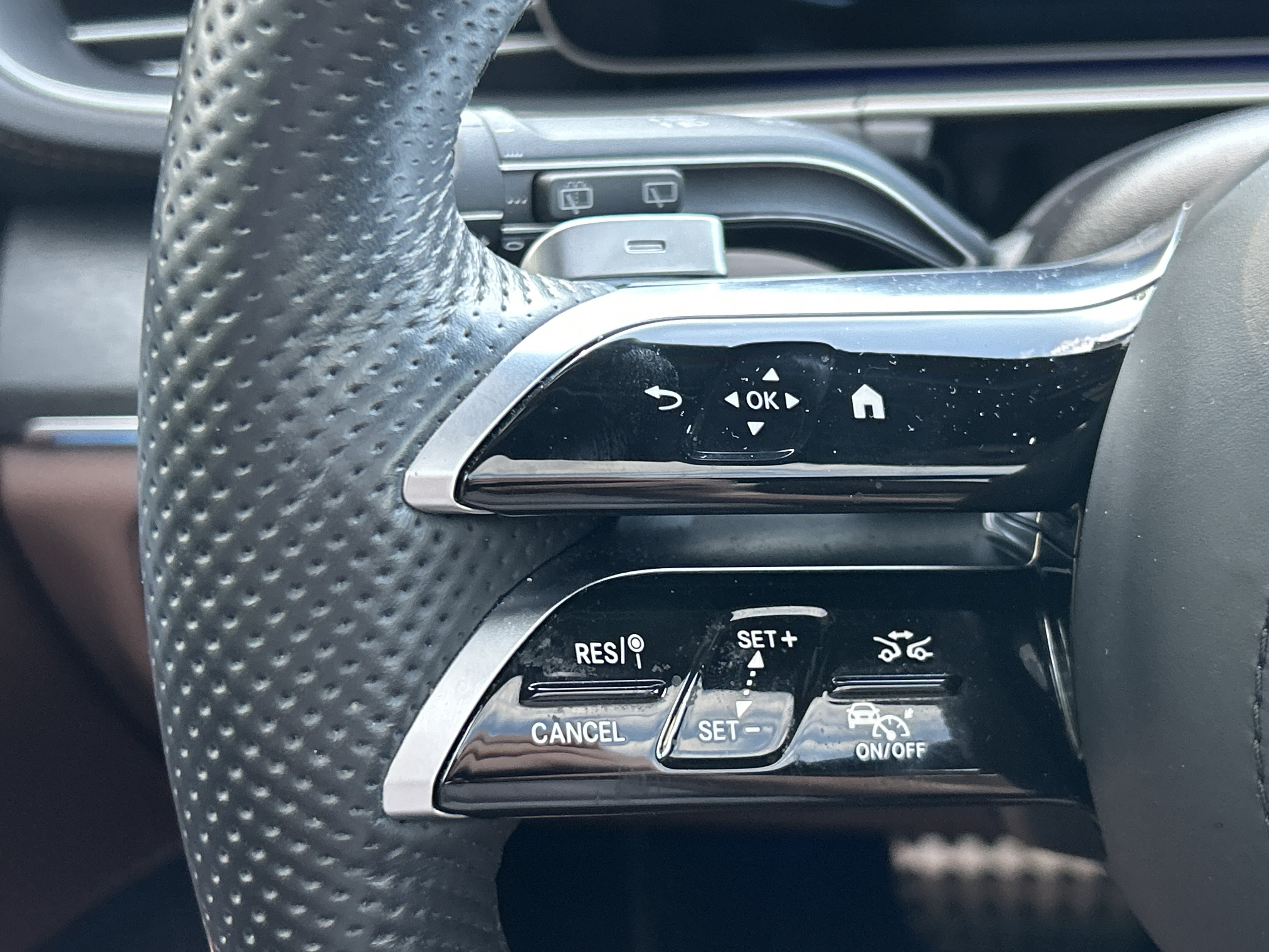 Certified 2024 Mercedes-Benz GLS 450 4MATIC image 29