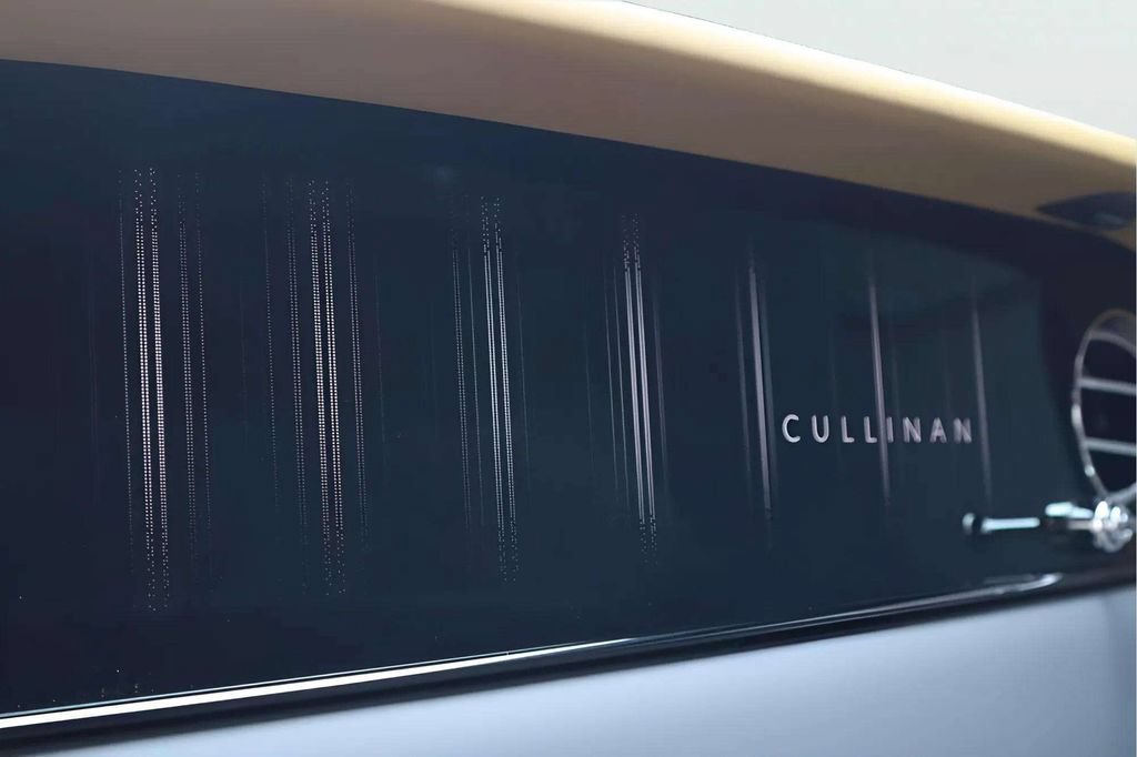 Used 2026 Rolls-Royce Cullinan AWD/4WD image 8