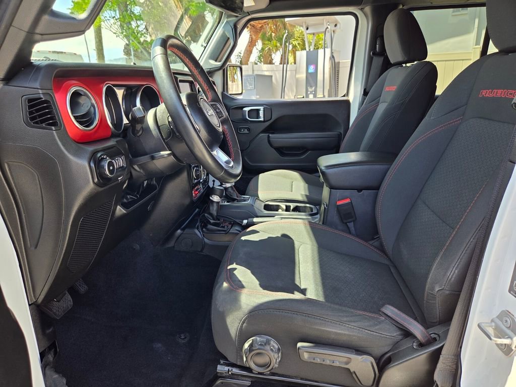 Used 2022 Jeep Wrangler Unlimited Rubicon w/ LED Lighting Group AWD/4WD image 12