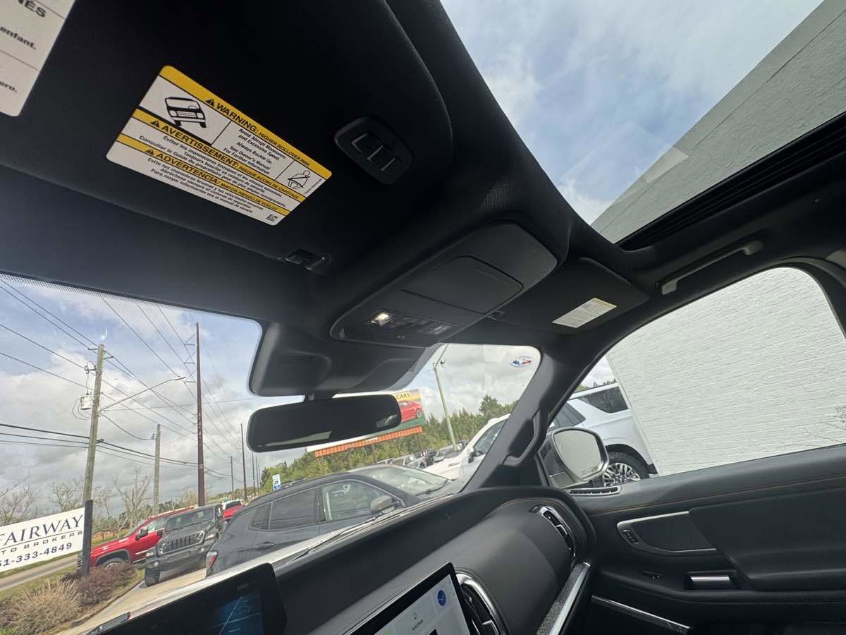 Used 2025 Ford Expedition Tremor image 22