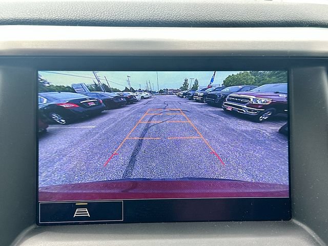 Used 2023 GMC Acadia SLT w/ LPO, Floor Liner Package FWD image 15