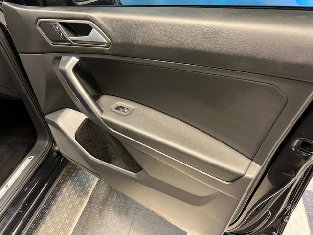 Used 2021 Volkswagen Tiguan SE R-Line FWD image 11
