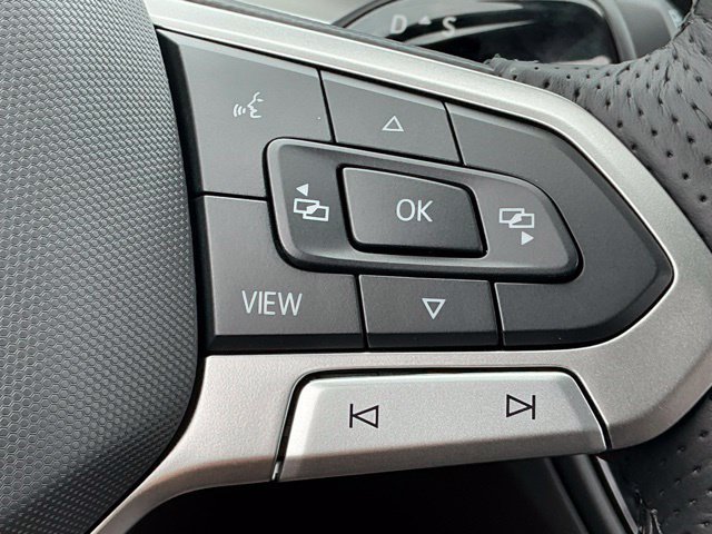 New 2026 Volkswagen Tiguan SE R-Line FWD image 26