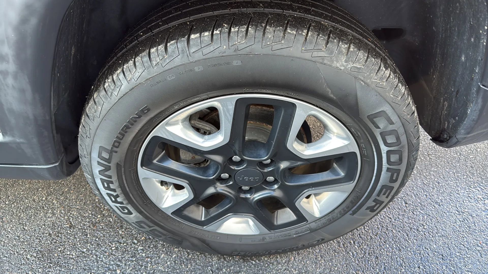 Used 2018 Jeep Compass Trailhawk w/ Leather Interior Group image 9