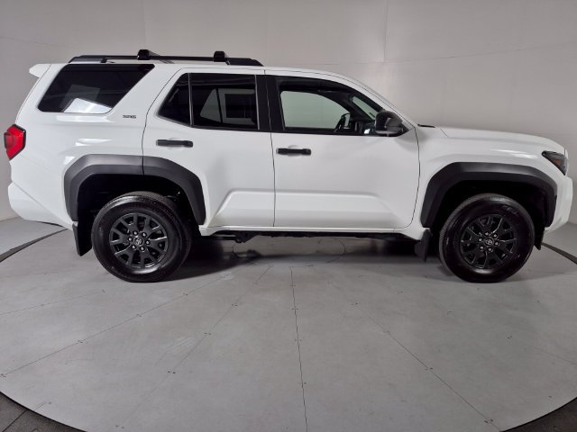 Certified 2025 Toyota 4Runner SR5 AWD/4WD image 5