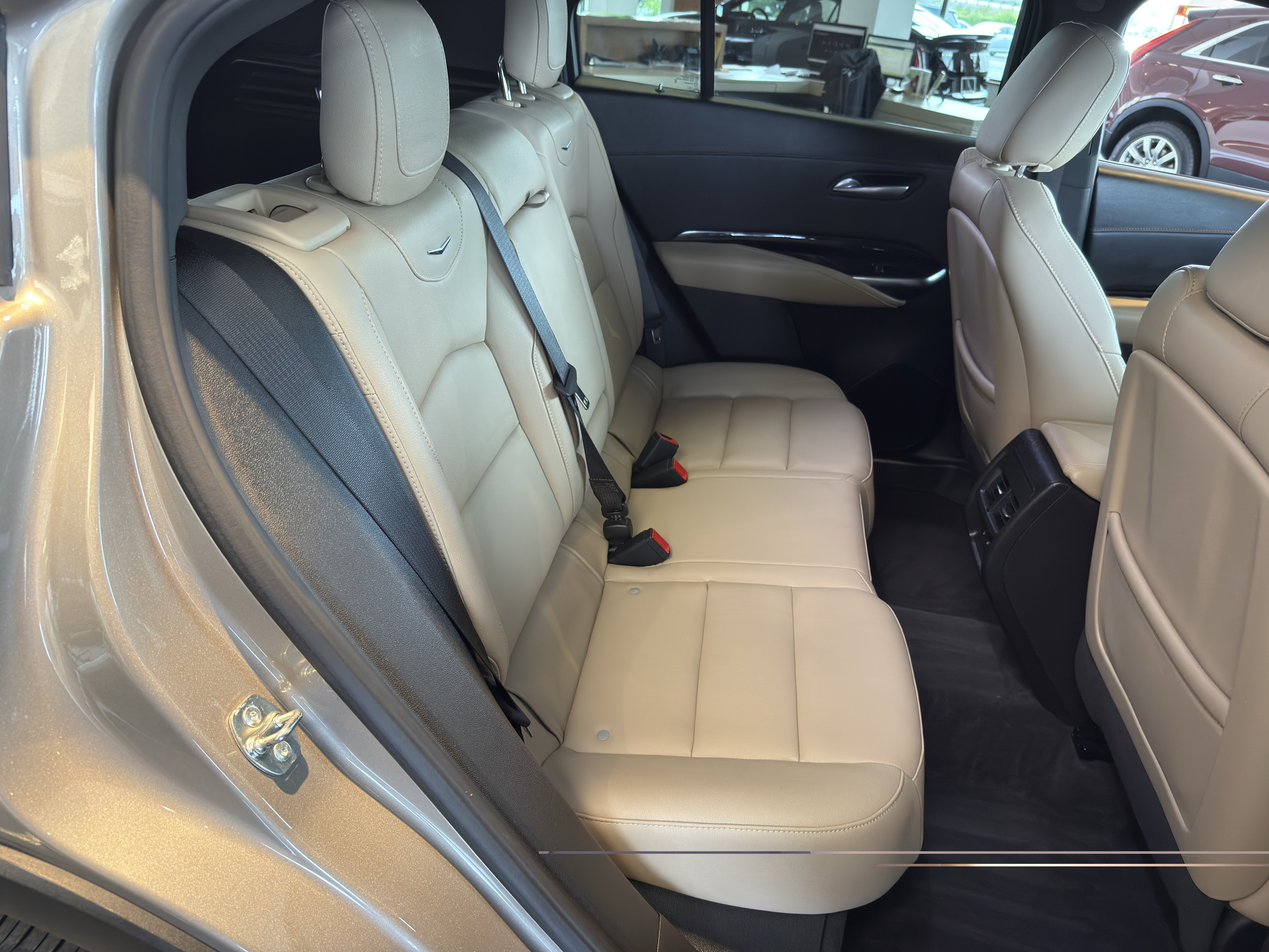 Certified 2024 Cadillac XT4 Luxury w/ Cold Weather Package AWD/4WD image 17