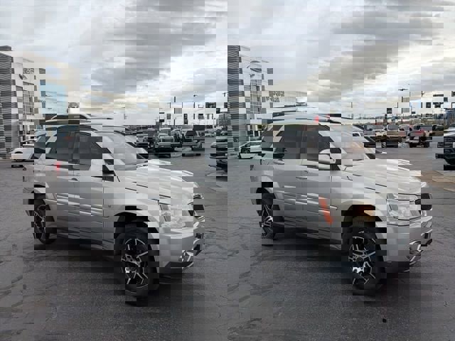 Used 2008 Pontiac Torrent 2WD w/ Preferred Package image 2