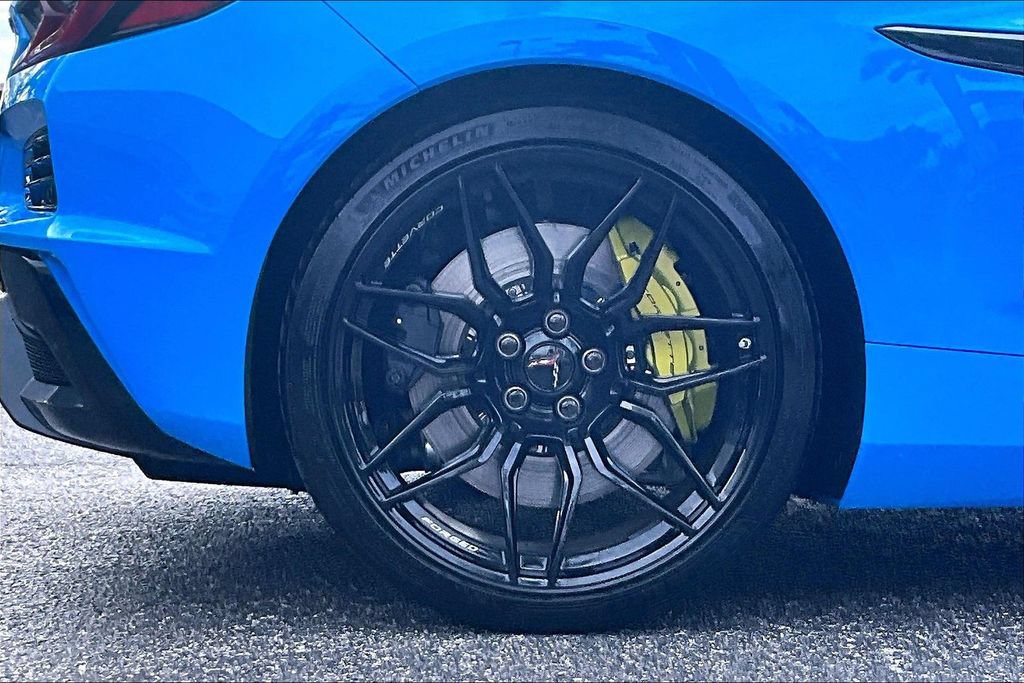 Used 2024 Chevrolet Corvette Z06 RWD image 30
