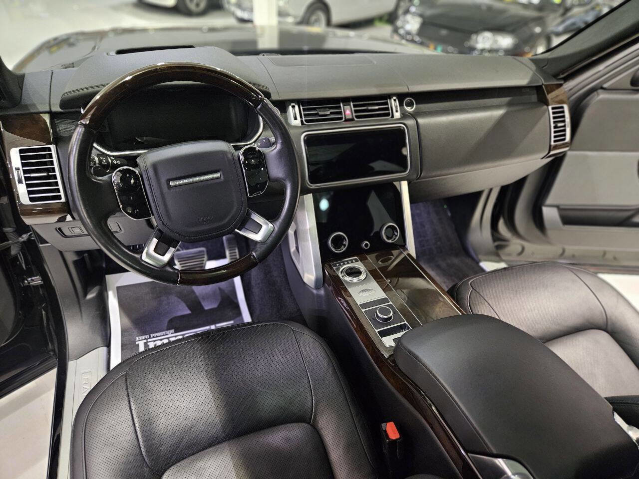 Used 2021 Land Rover Range Rover P525 Westminster Edition image 4