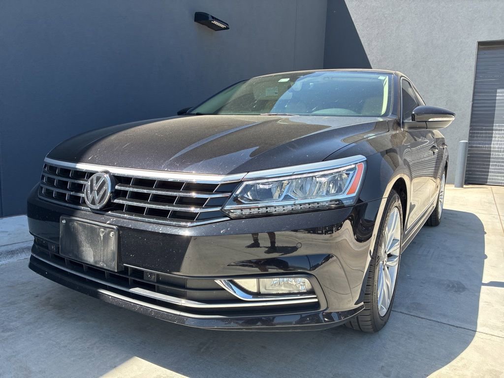 Used 2017 Volkswagen Passat 1.8T SEL Premium FWD image 1