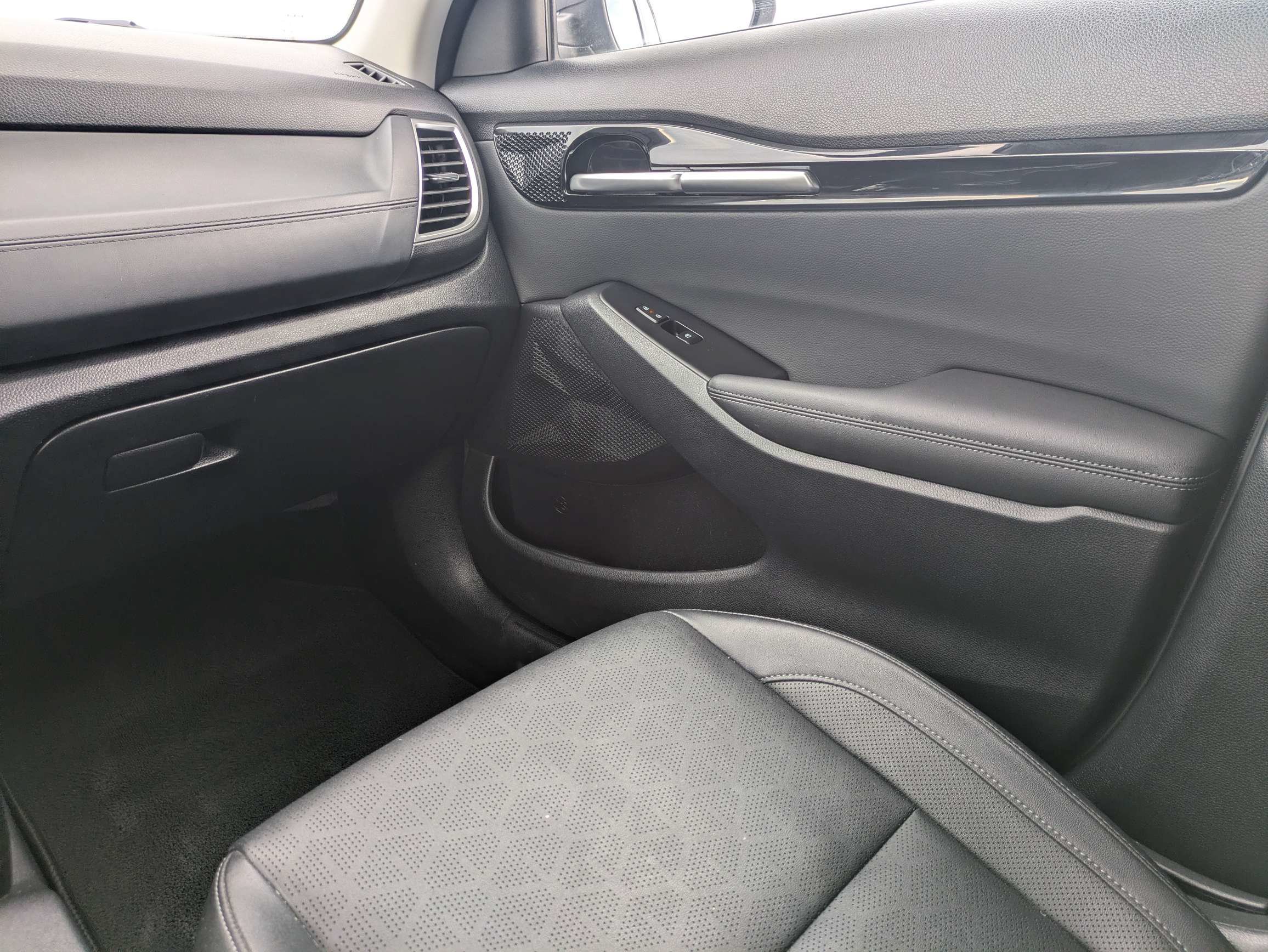 Certified 2024 Kia Seltos EX FWD image 20