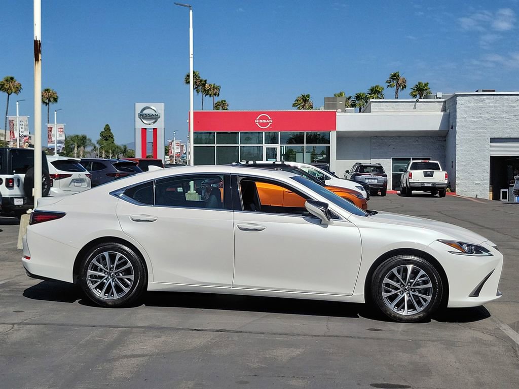 Used 2024 Lexus ES 350 w/ Accessory Package (Z1) FWD image 30