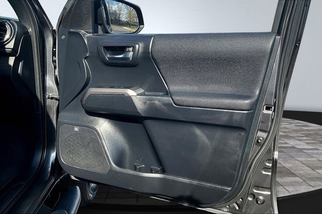 Used 2018 Toyota Tacoma TRD Sport w/ TRD Premium Sport Package image 27