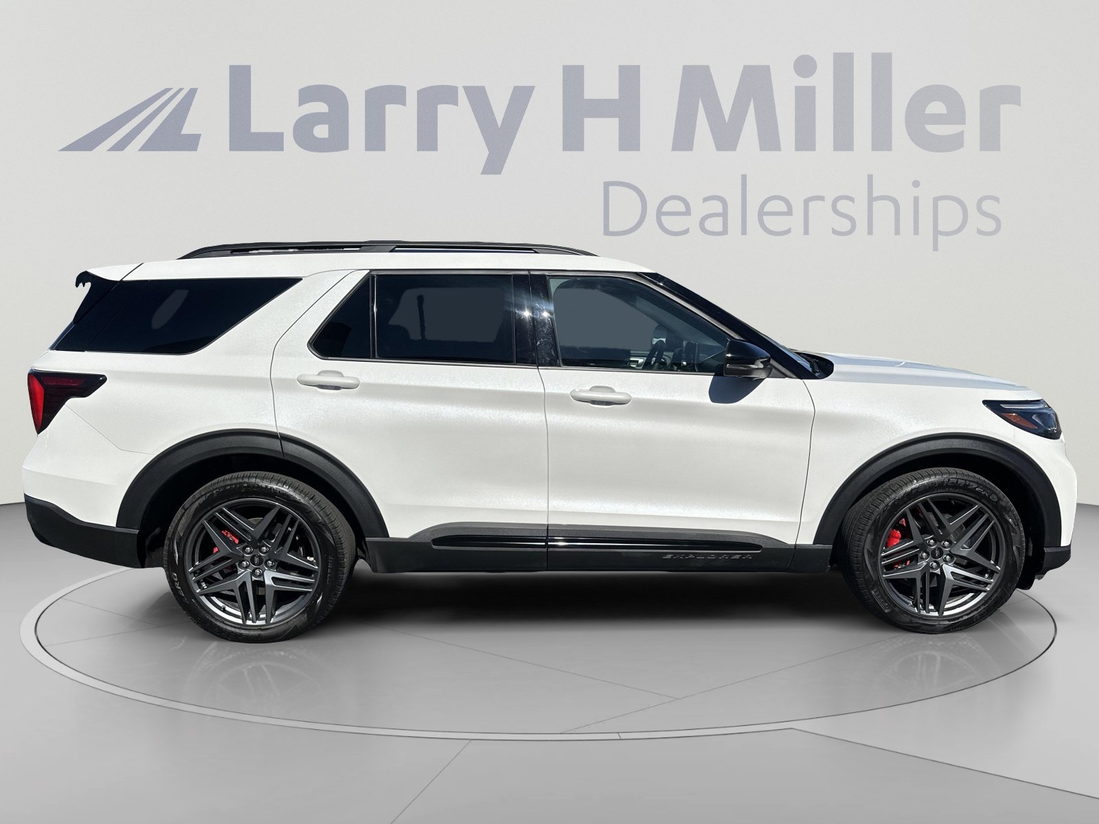 Certified 2025 Ford Explorer ST w/ Sun And Sound Package AWD/4WD image 6