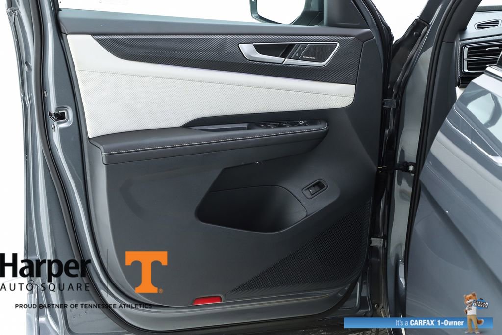 Used 2025 Volkswagen Atlas Cross Sport SEL Premium R-Line image 57