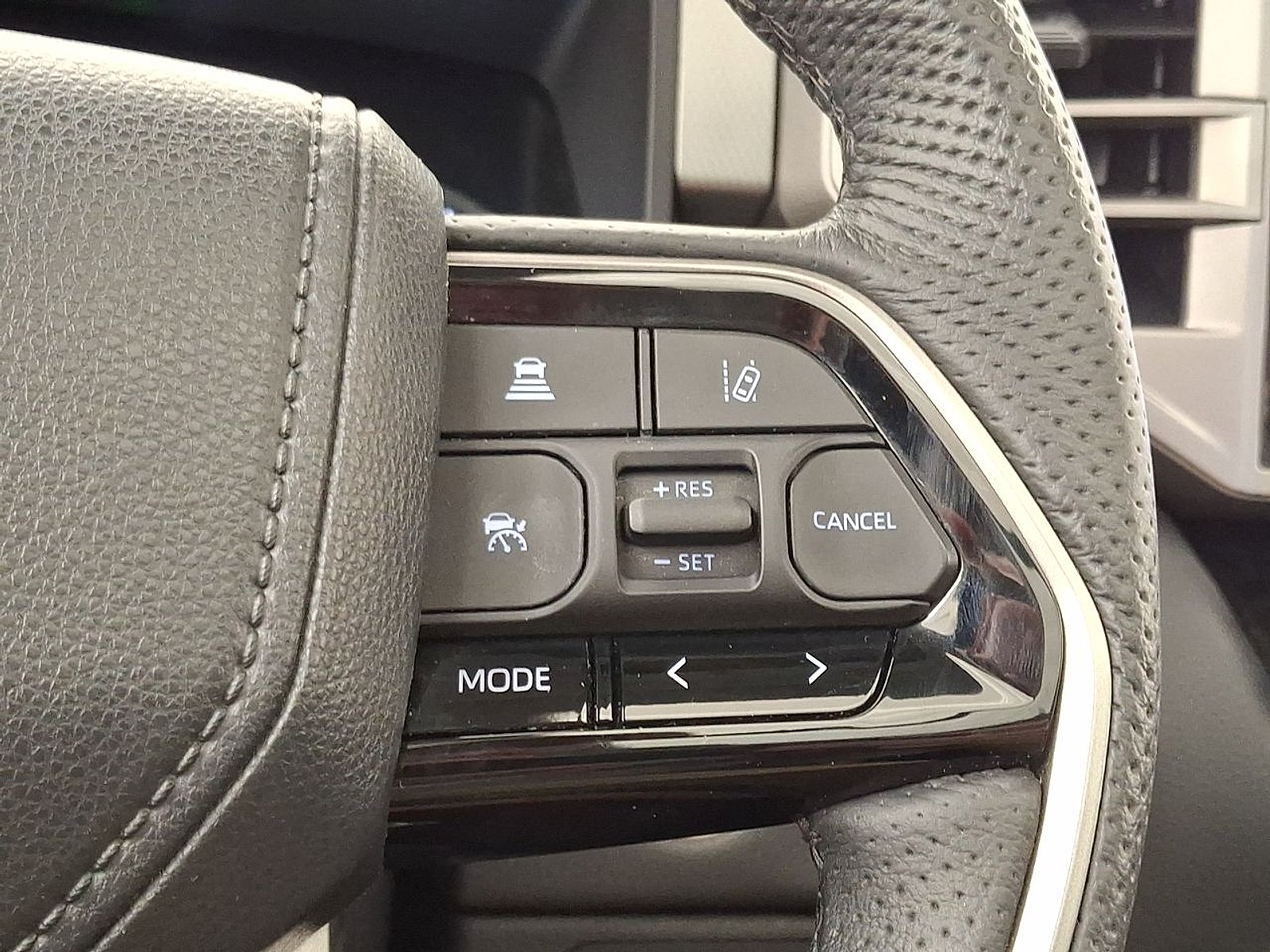 Used 2023 Toyota Tundra Limited AWD/4WD image 18