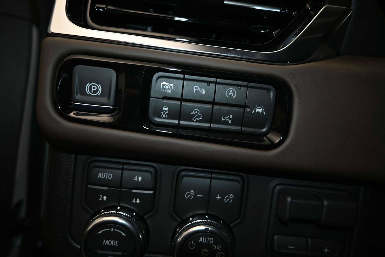 New 2026 GMC Yukon XL Denali Ultimate AWD/4WD image 13