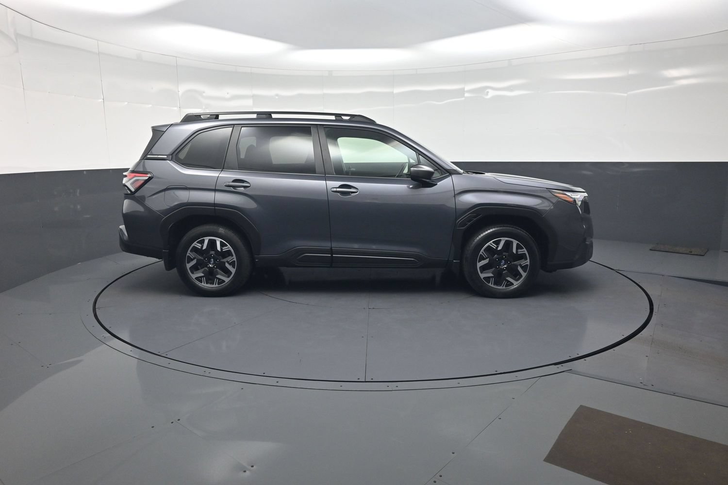 Certified 2025 Subaru Forester Premium AWD/4WD image 2