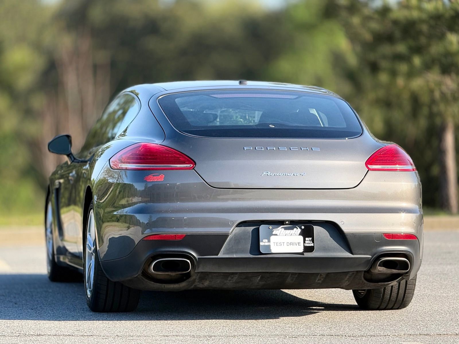 Used 2015 Porsche Panamera 4 image 5