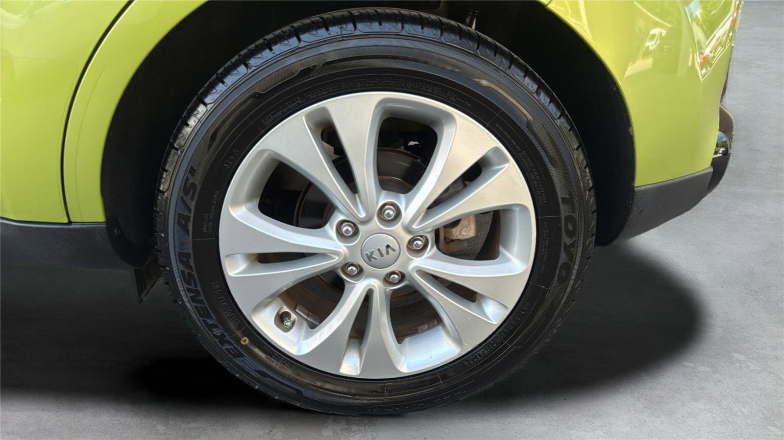 Used 2016 Kia Soul + FWD image 25