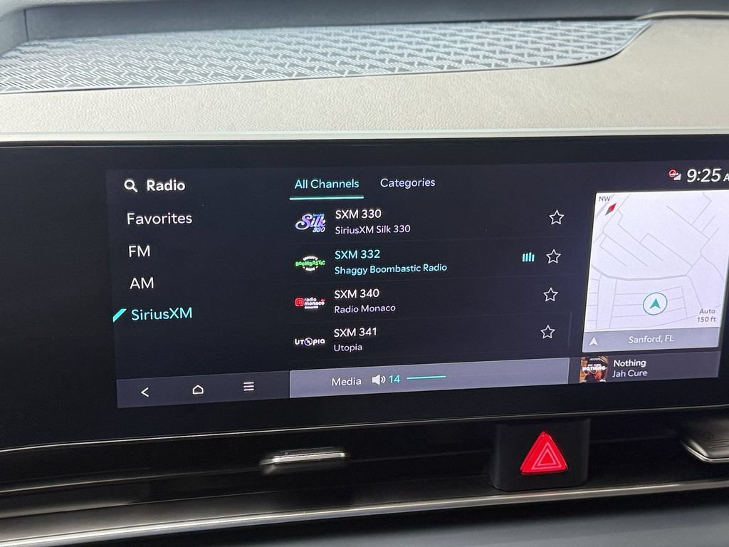 Used 2025 Kia Carnival EX FWD image 19