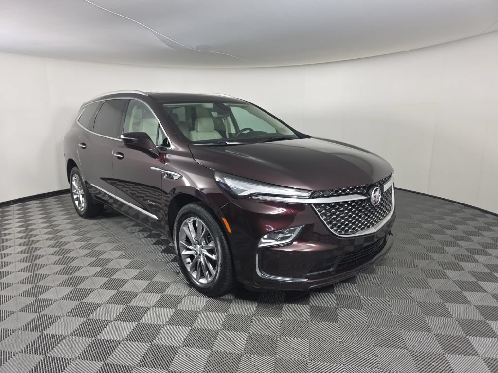 Used 2022 Buick Enclave Avenir w/ Avenir Technology Package AWD/4WD image 7
