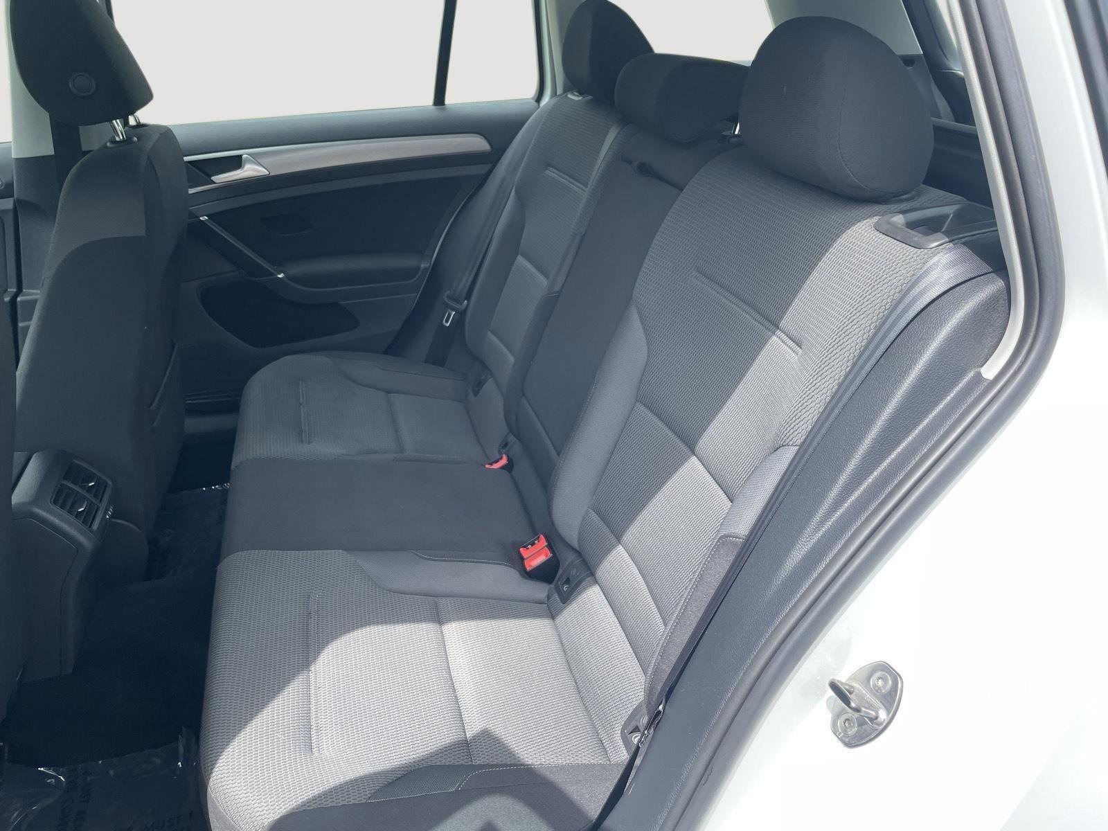 Used 2016 Volkswagen Golf S FWD image 25