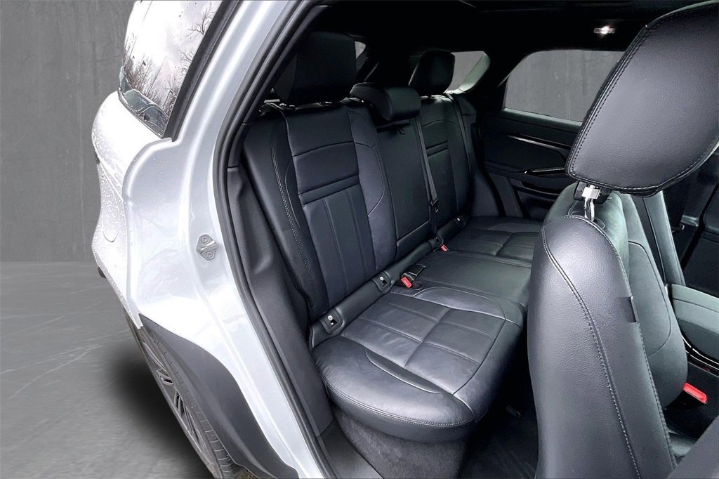 Used 2025 Land Rover Range Rover Evoque Dynamic SE image 25