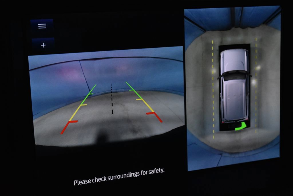 Used 2023 Ford Bronco Badlands image 11