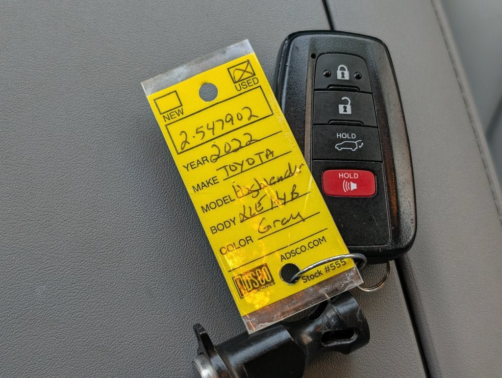 Certified 2022 Toyota Highlander XLE AWD/4WD image 34