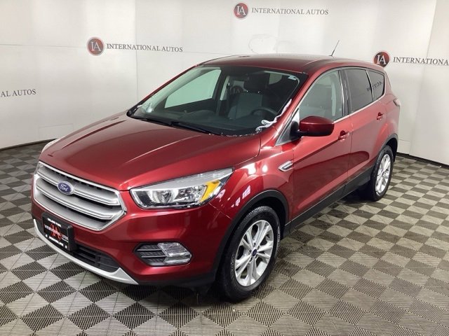 Used 2017 Ford Escape SE w/ SE Cold Weather Package image 1