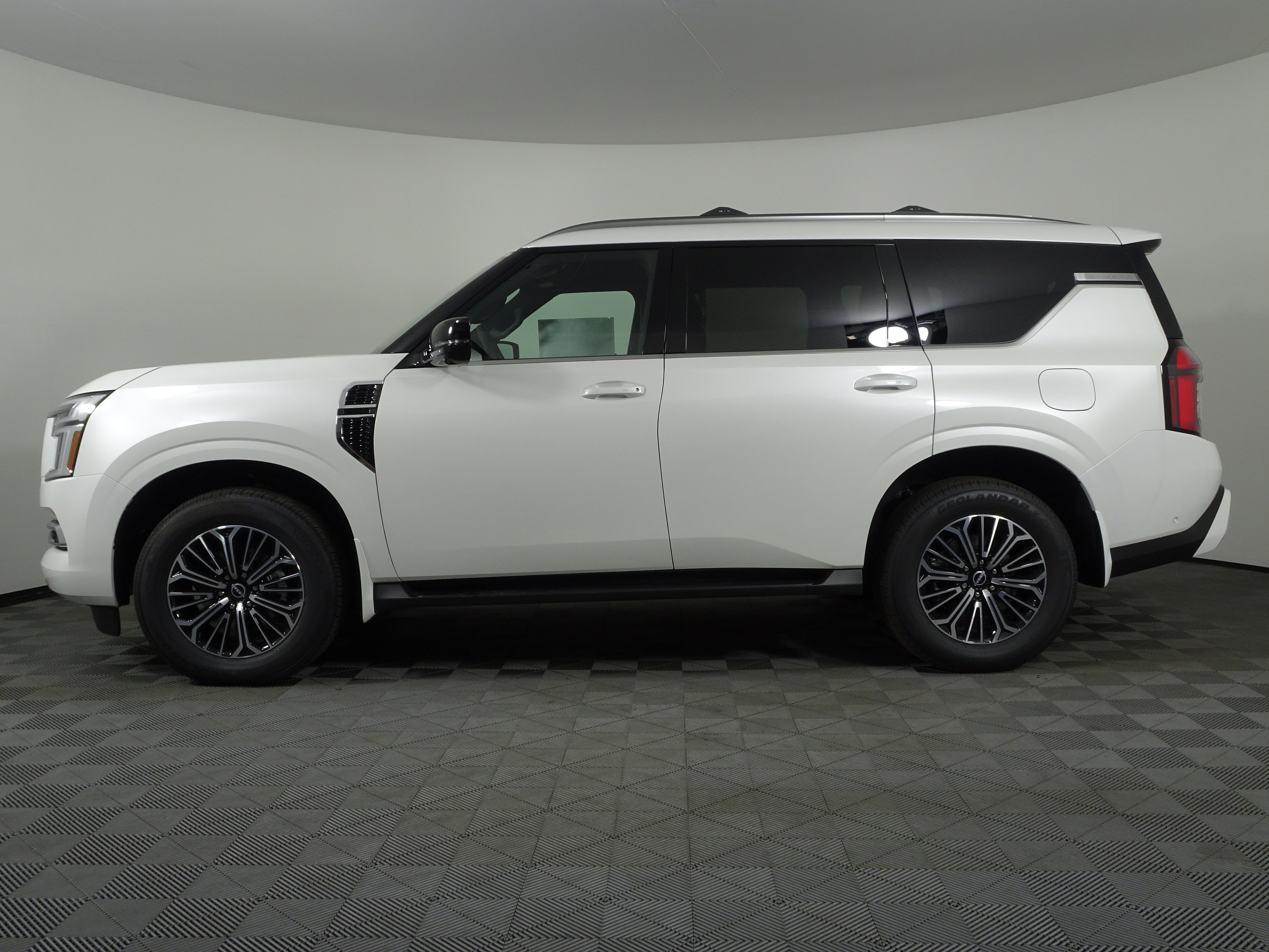New 2026 Nissan Armada Platinum image 15