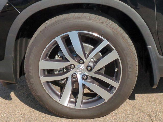 Used 2018 Honda Pilot Touring image 9