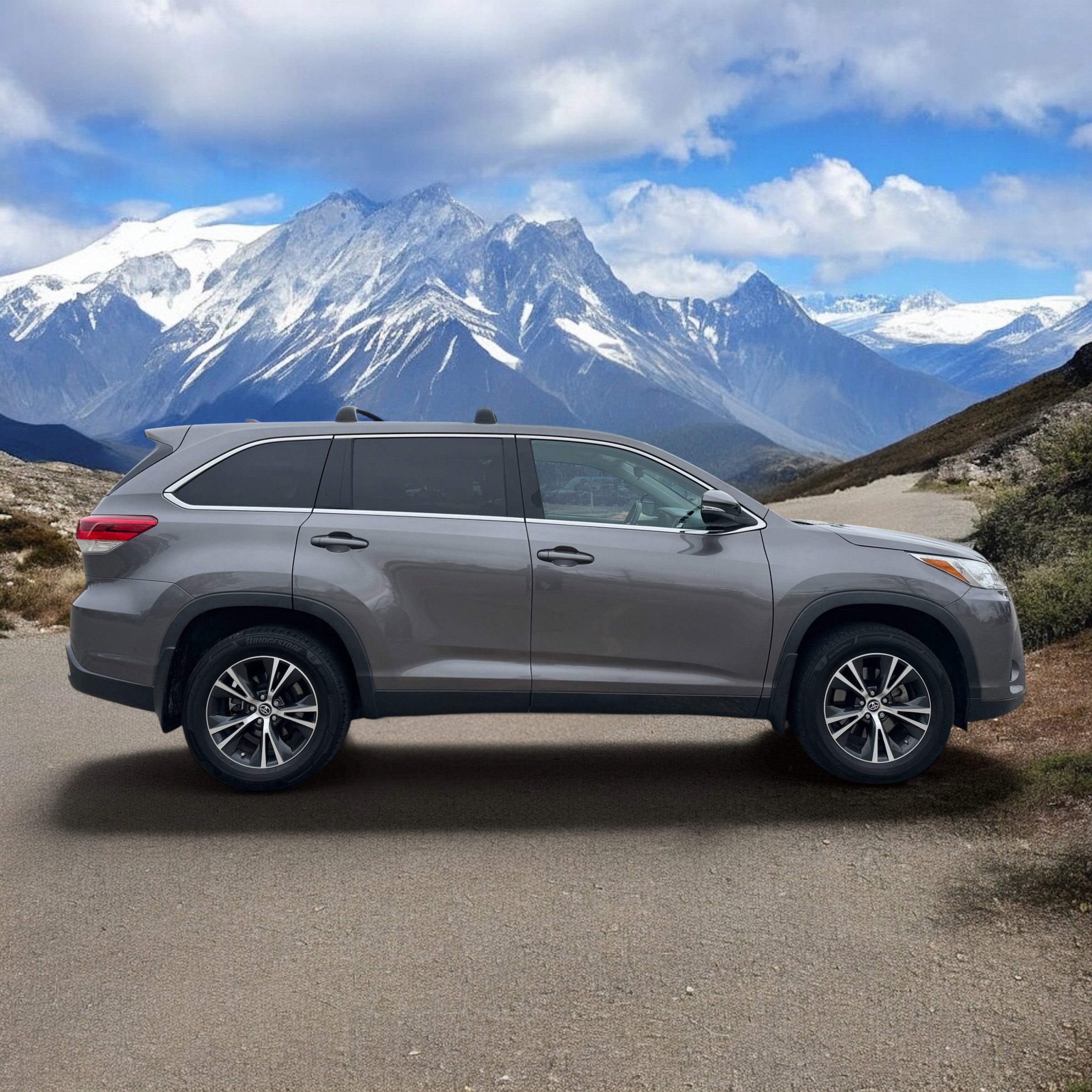 Certified 2019 Toyota Highlander Plus AWD/4WD image 6