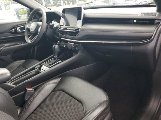 Used 2022 Jeep Compass Latitude image 13