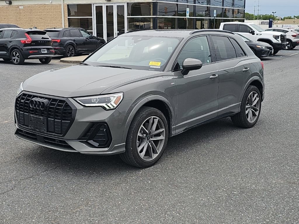 Certified 2025 Audi Q3 2.0T Premium w/ Convenience Package AWD/4WD image 15