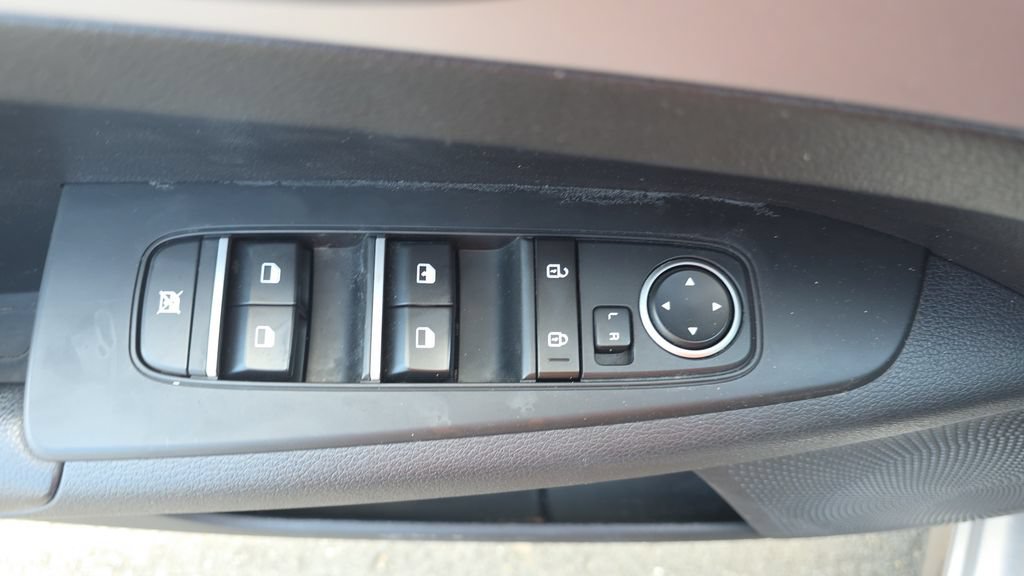 Used 2024 Kia Forte LXS FWD image 11