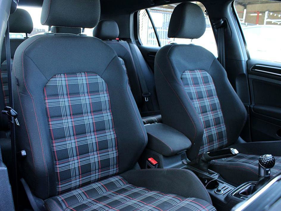 Used 2017 Volkswagen GTI Sport image 26